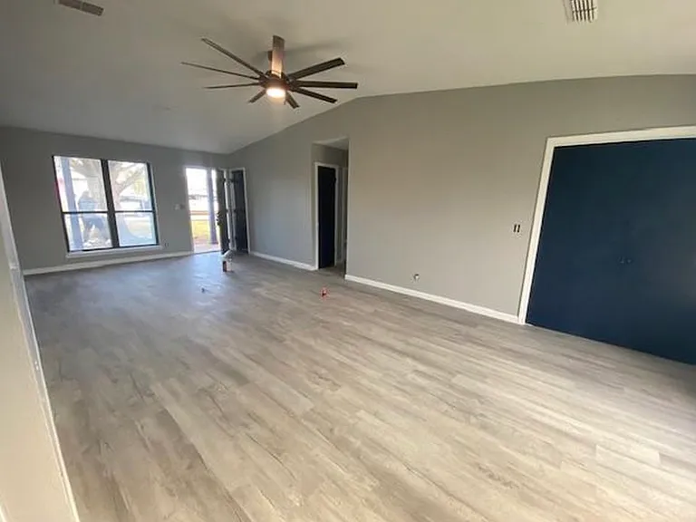 420 NW Aledo Dr — Photo 7