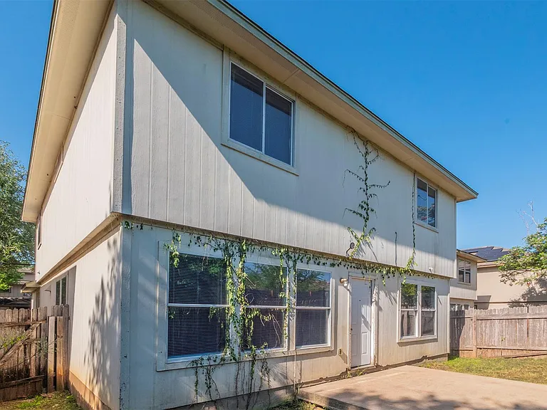 7106 Thannas Way — Photo 24
