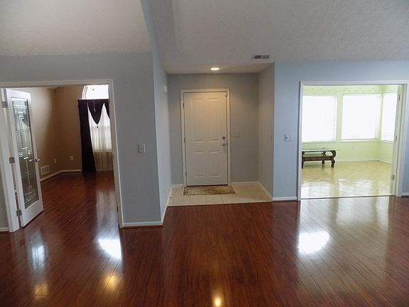 Front Entrance/Sun Rm/Study