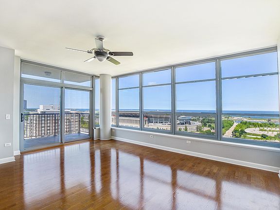 3rd image of 1600 S Prairie Ave #1702