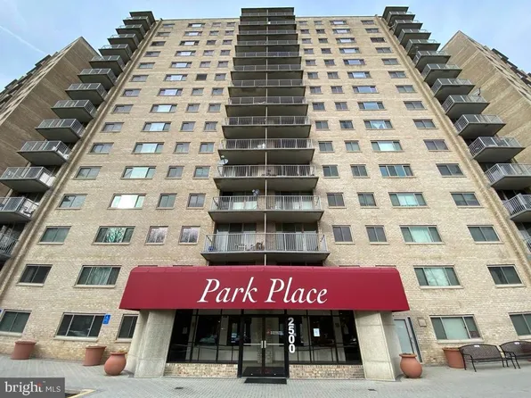 2500 N Van Dorn St APT 526, Alexandria, VA 22302