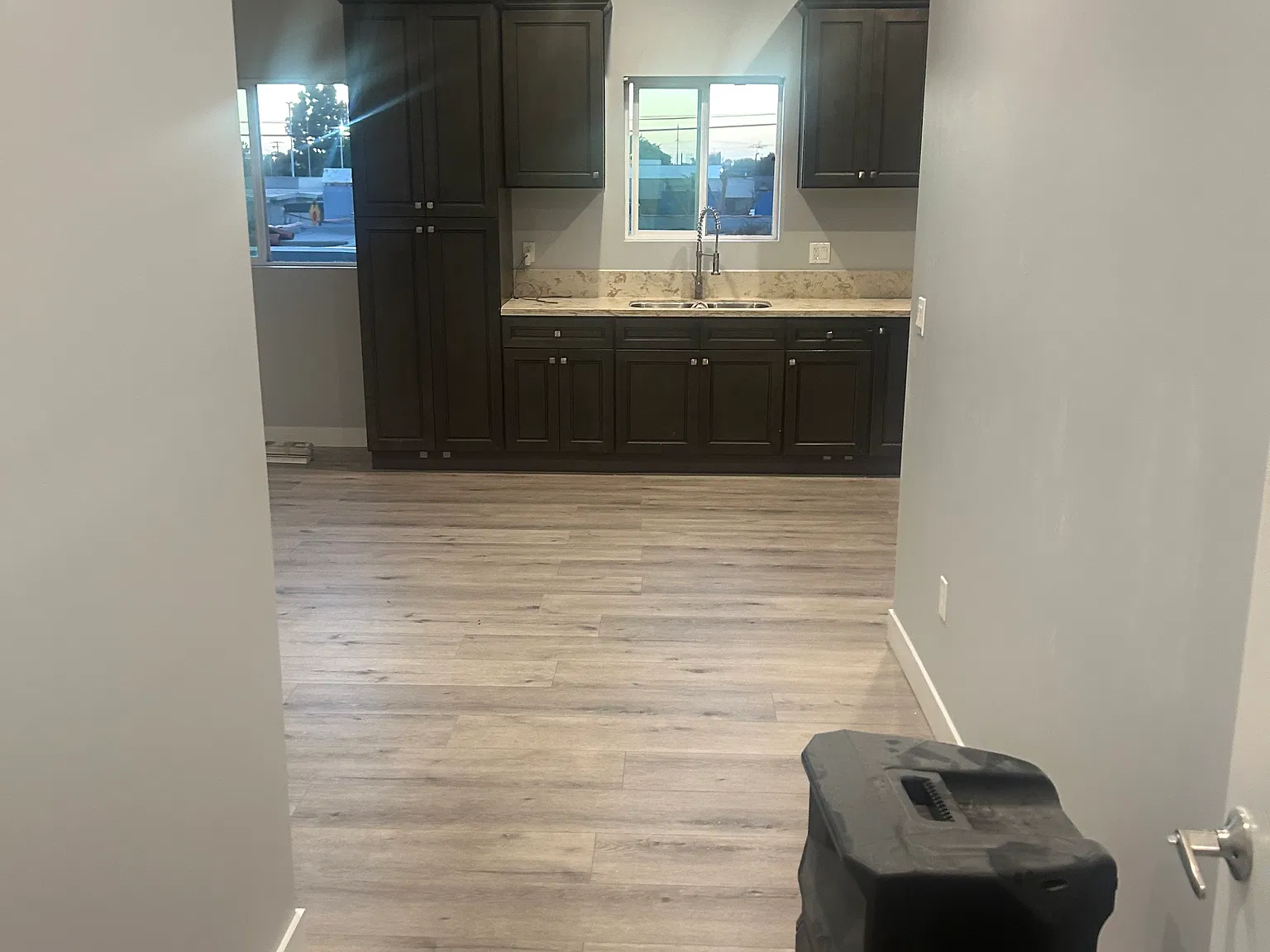 3 bed, 1100 sqft, $3,300 — Photo 2