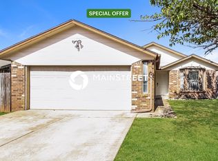 2117 NE 8th St, Moore, OK 73160