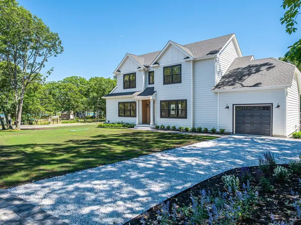 1700 Smith Dr S, Southold, NY 11971