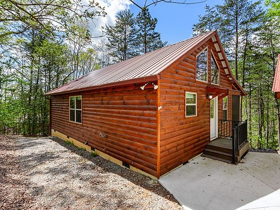 4th image of 194 Woodcrest Drive