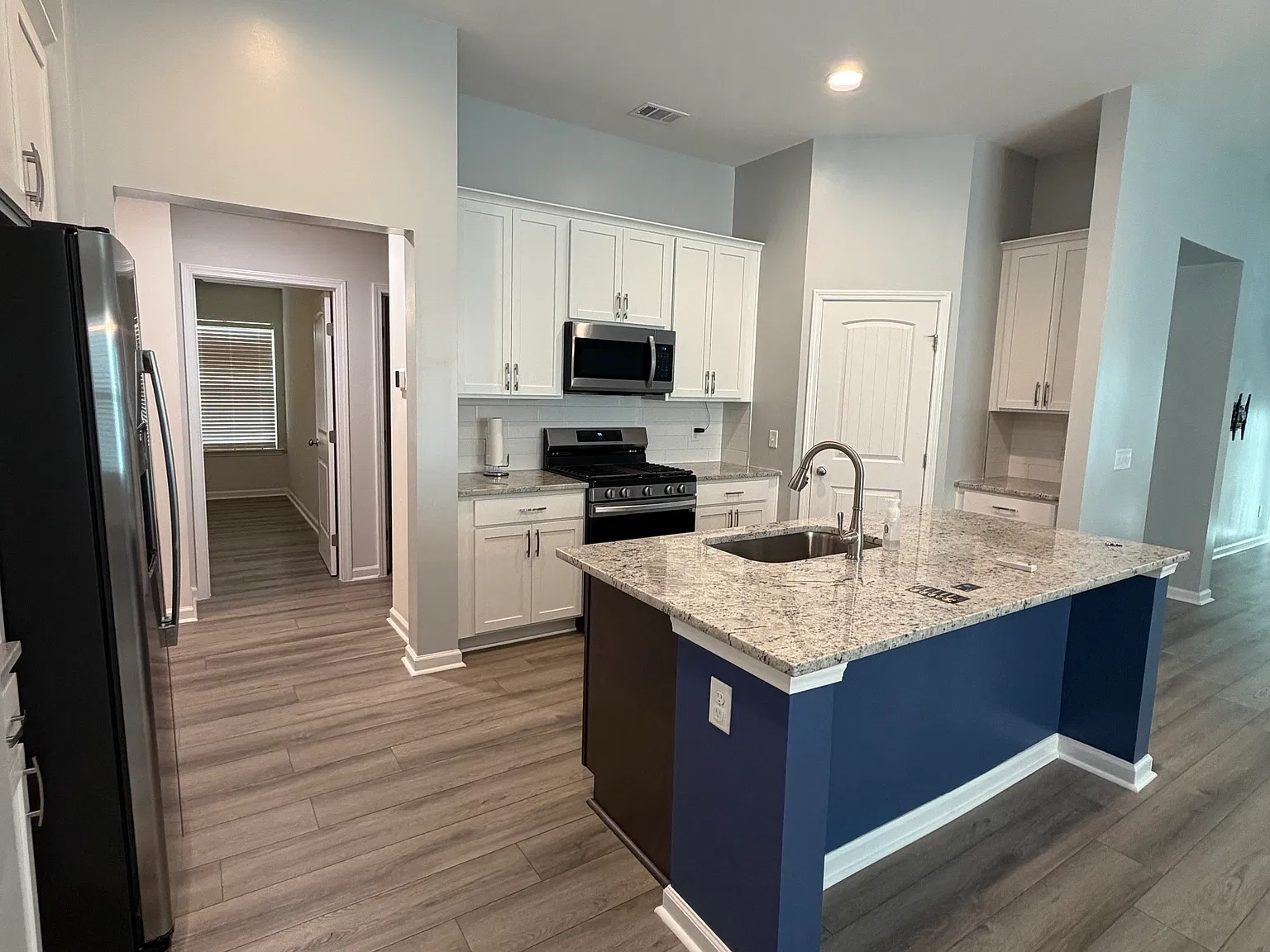 4 bed, 1740 sqft, $2,825 — Photo 3
