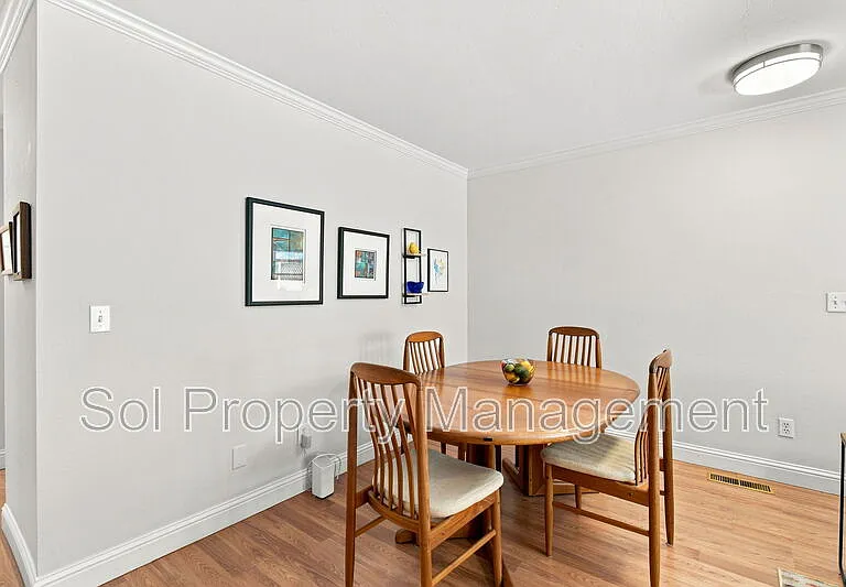 67 Elizabeth Way — Photo 12