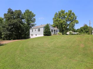 949 Lakeview Ridge Dr, Fenton, MO 63026