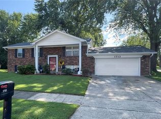 1713 Elmwood Dr, Clarksville, IN 47129