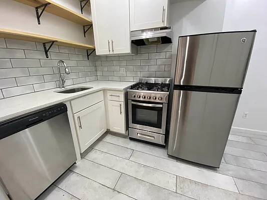 Rented by City Connections Realty | media 1