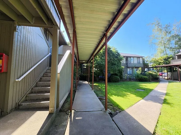 4816 SW Murray Blvd — Photo 16