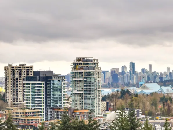 2016 Fullerton Ave #1411, North Vancouver, BC V7P 3E6