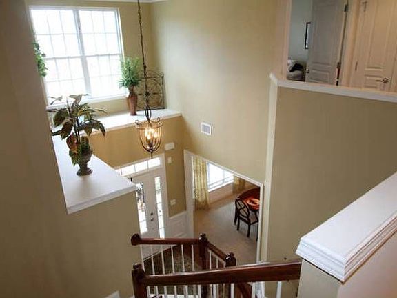 Stunning 2 story foyer