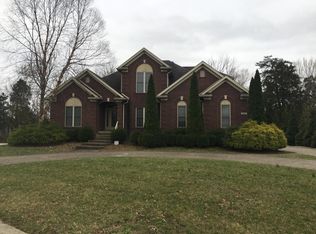 4302 Low Trail Ct, Louisville, KY 40299