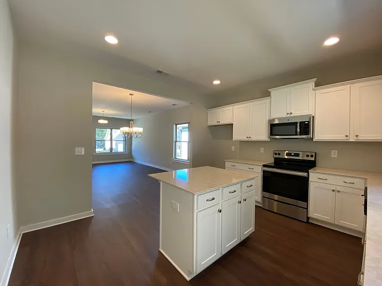 7937 Saint James Dr — Photo 7