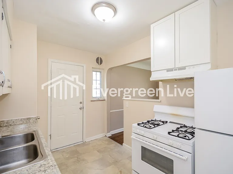 8334 Mayfair St — Photo 7