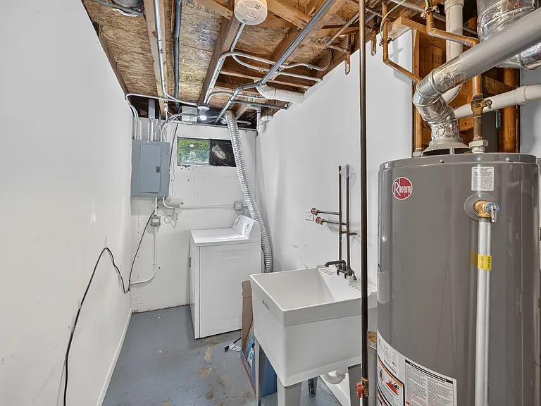 15726 Avalon Ave — Photo 21