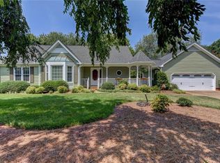 3 Brookglen Ct, Greensboro, NC 27410