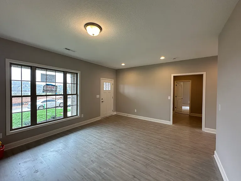 9538 Snowy Cliff Ln — Photo 8