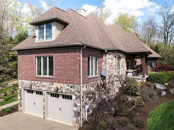 3rd image of 29 Virginia Ln