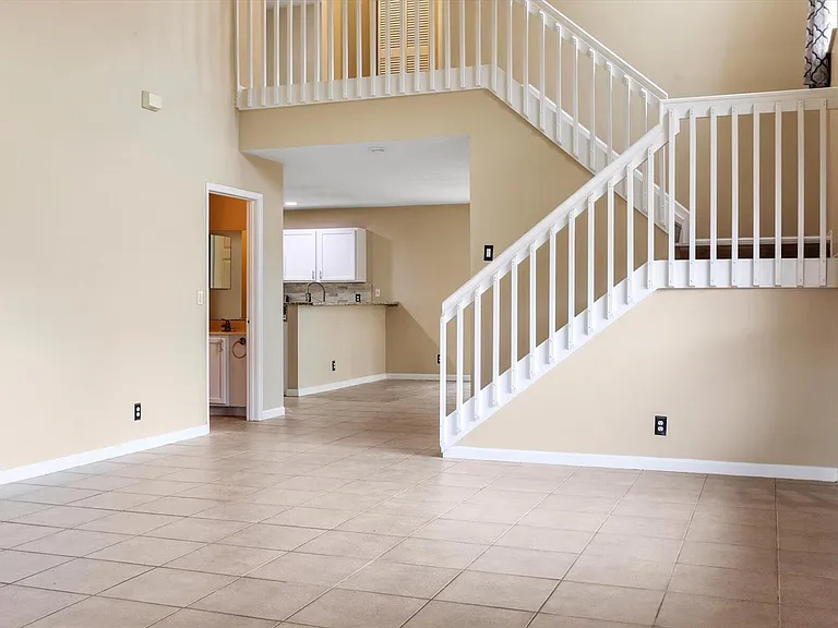 1533 Rialto Dr — Photo 11