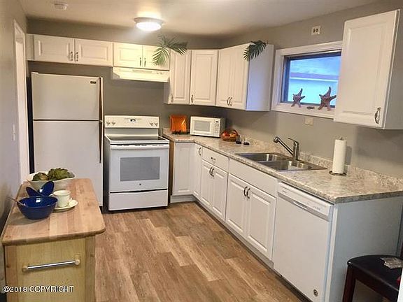 5th image of 1534 Noble St