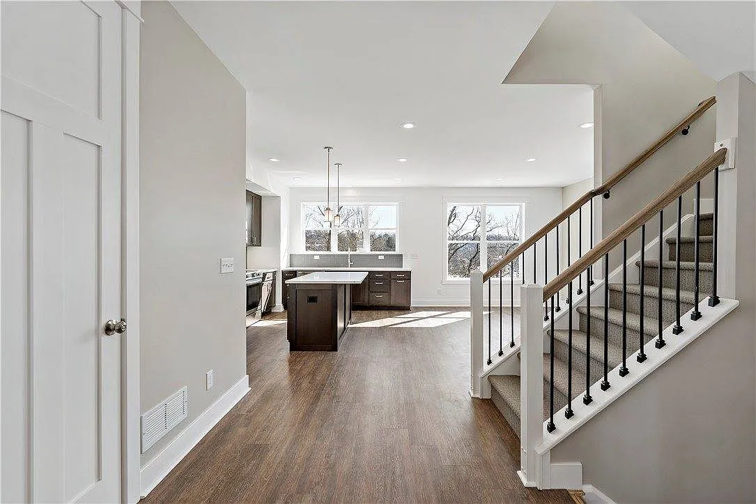 3 bed, 3.5 bath, $3,195 — Photo 2