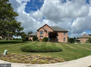 381 Thornhill Dr, Hanover, PA 17331