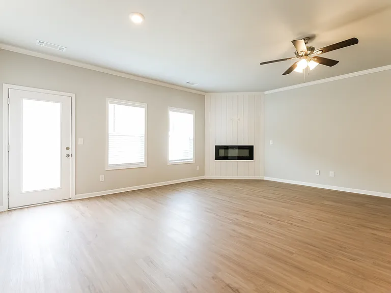 5350 Fox Den Rd — Photo 3