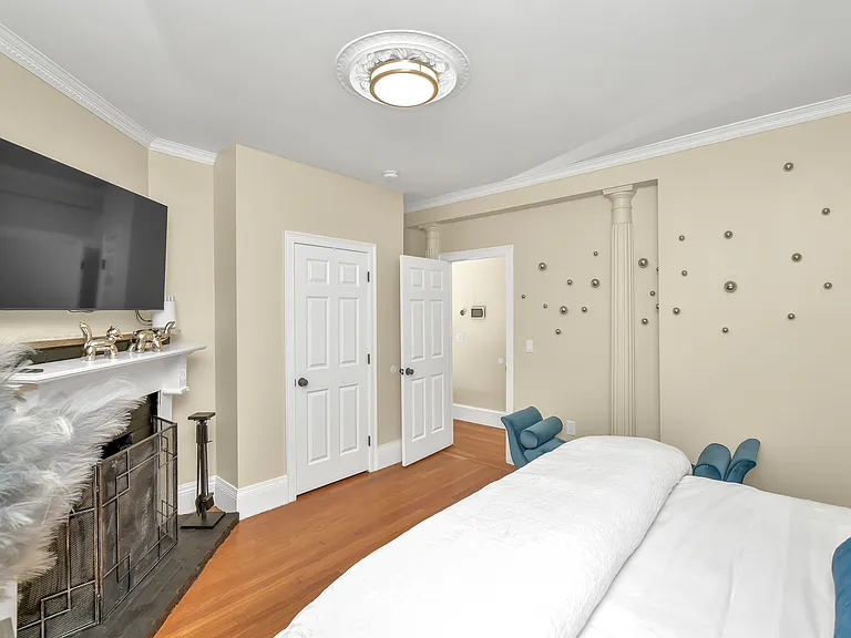 10 Pierce Ave #1 — Photo 13