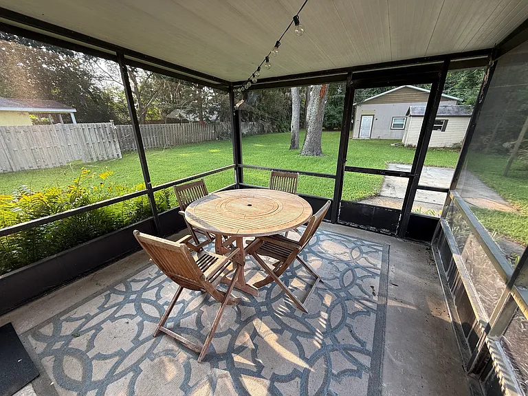 140 Sanchez Ave — Photo 3