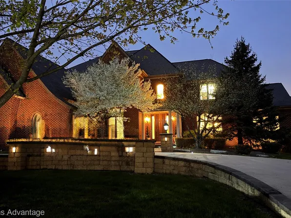 16156 Pine Valley Dr, Northville, MI 48168