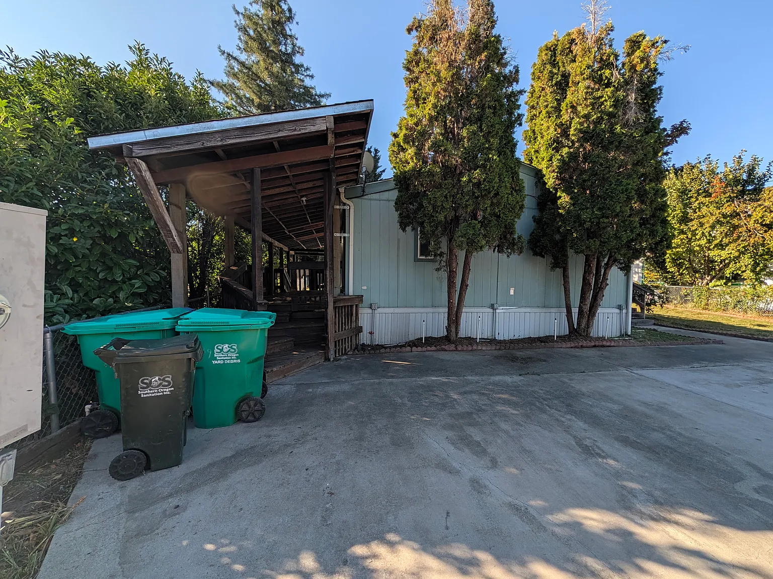 1051 SE Grandview Ave — Photo 1