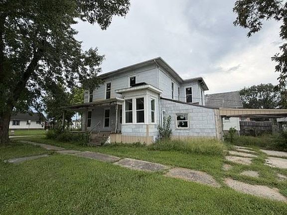 2nd image of 403 N Cherry St