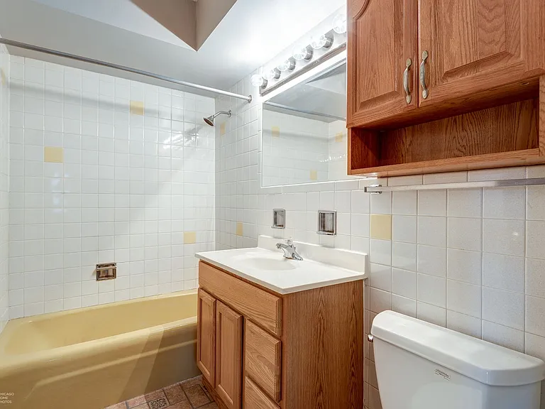 Marengo Place Apartments — Photo 7