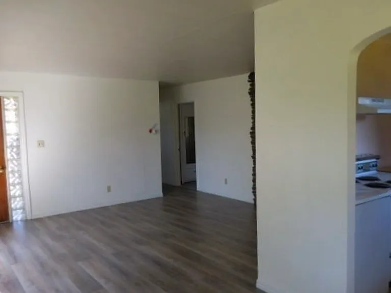 410 N Pierce St — Photo 5
