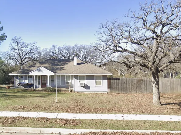 2700 Handley Dr, Fort Worth, TX 76112