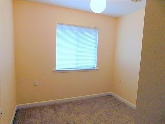 5th image of 217 Stafford Pl