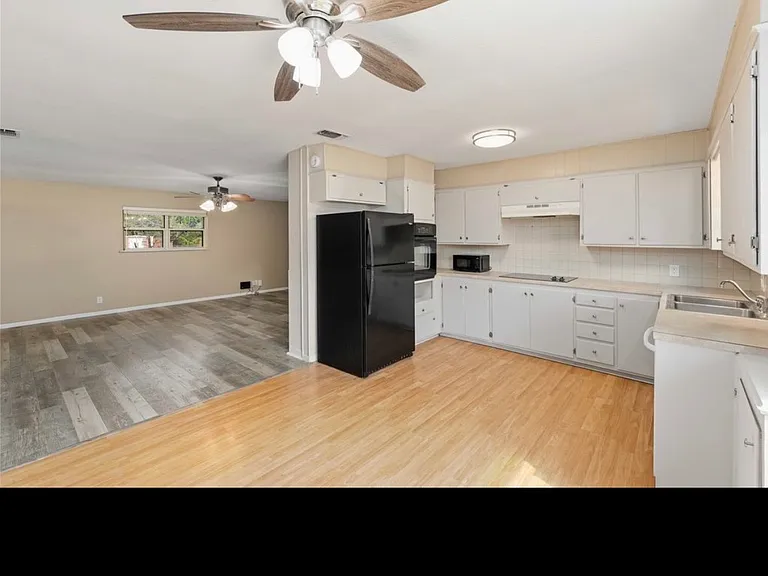 4502 Delwood Dr — Photo 1