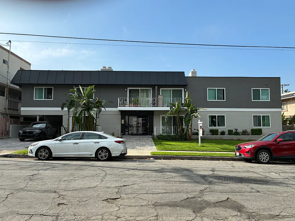 320 E Fairview Ave #8