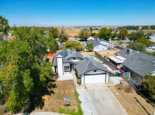 837 Sunrise Ct, Lancaster, CA 93535