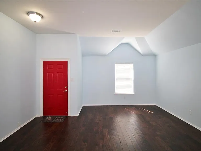 4003 Greenwood Way — Photo 3
