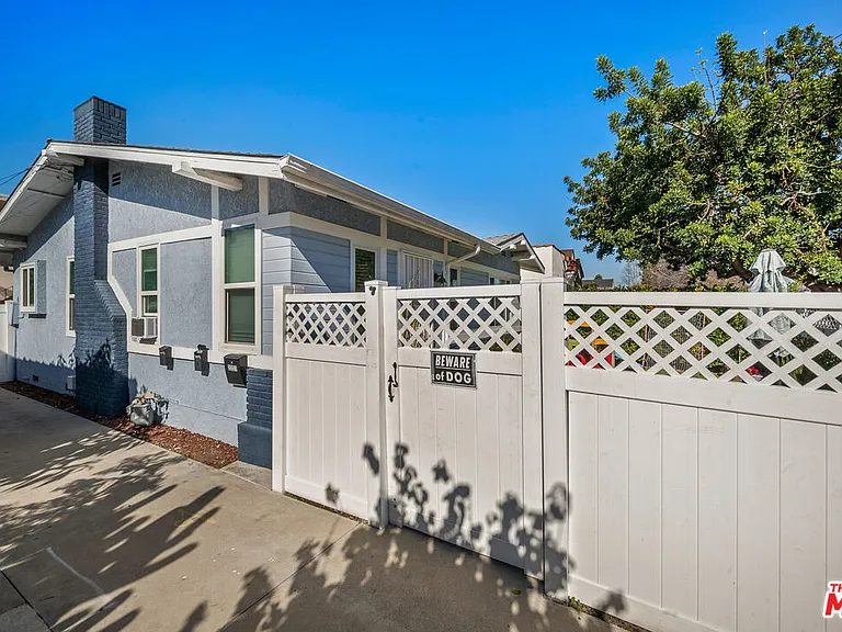 2227 Alsace Ave — Photo 5