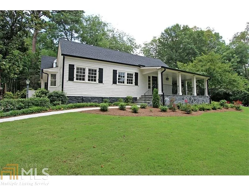 3840 N Stratford Rd NE photo 1