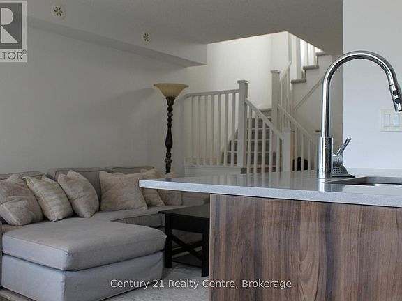3rd image of 1127 Cooke Blvd #507