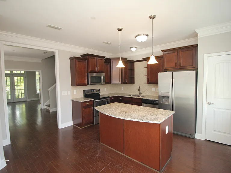 1031 Westhaven Blvd — Photo 12
