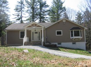 826 Milford Rd, Dingmans Ferry, PA 18328