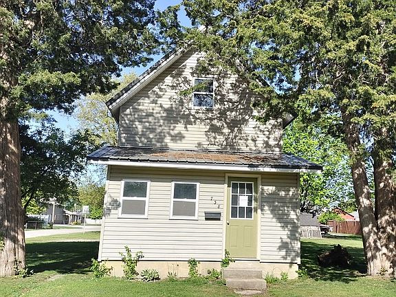 3rd image of 738 S Marion St