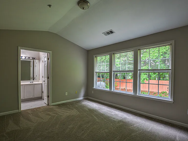 2716 Ashleigh Ln — Photo 18