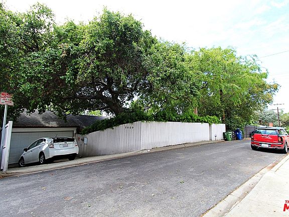 3rd image of 2609 Lake View Ave